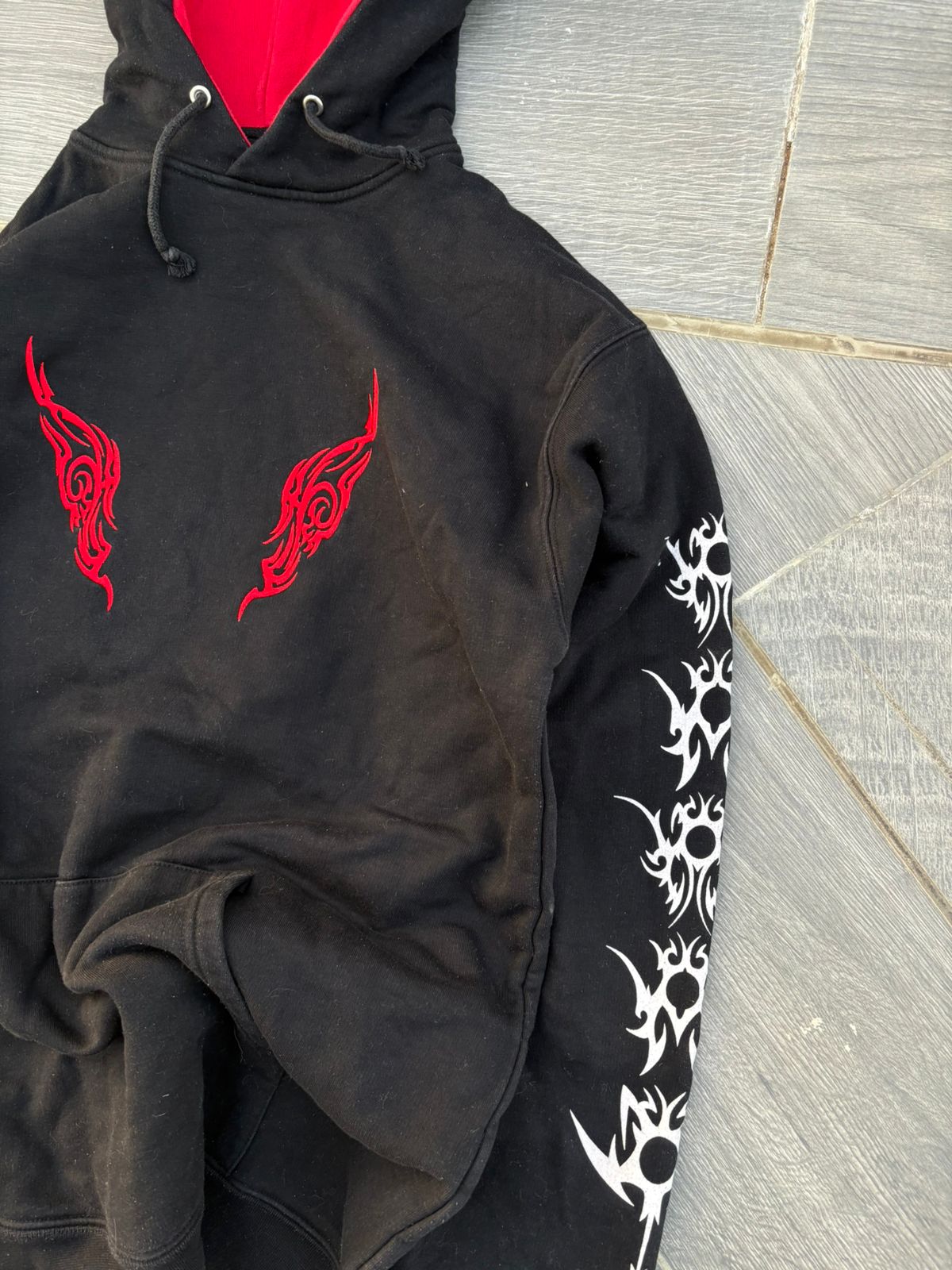 black hooded sweatshirt