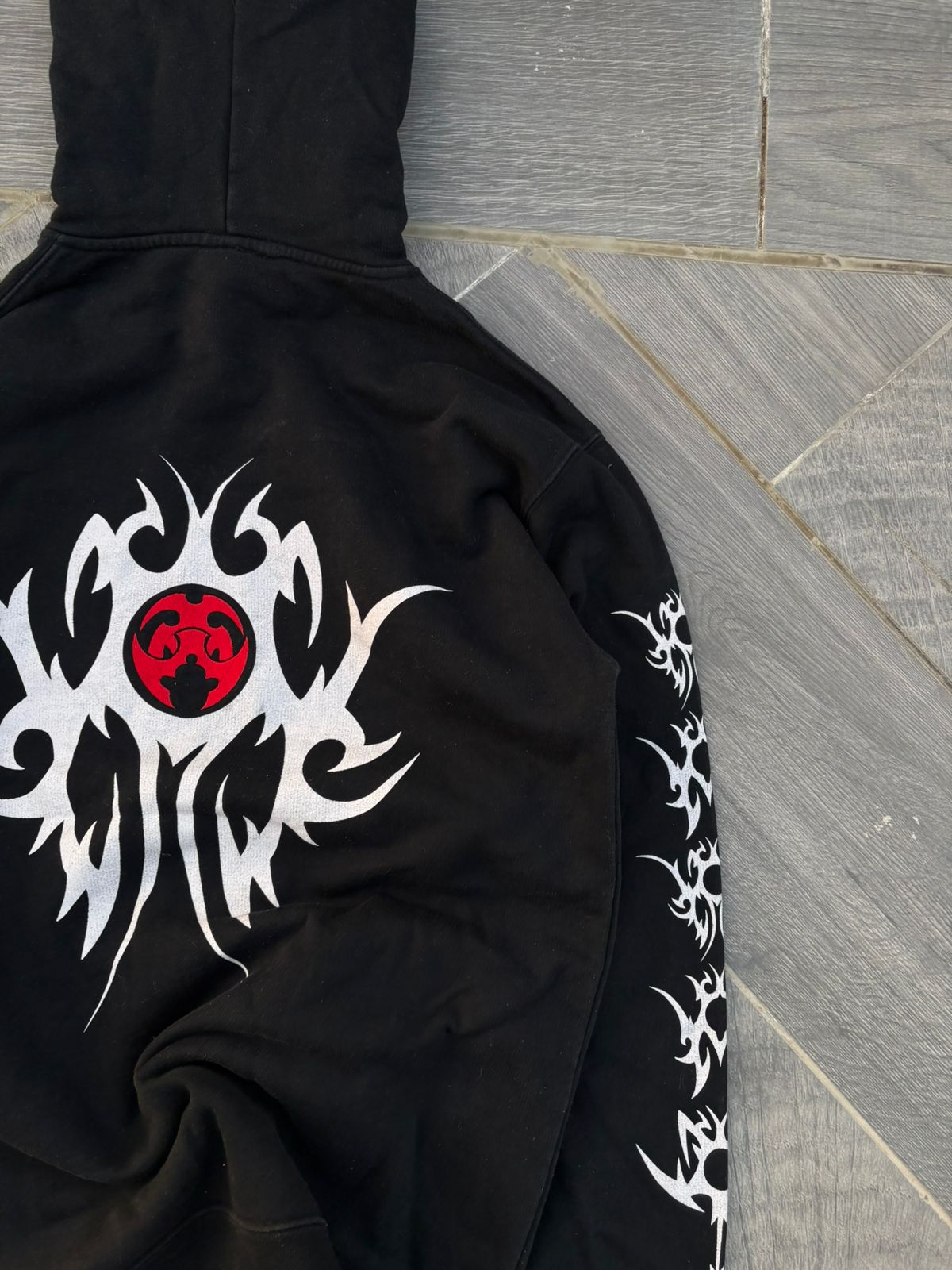 black hooded sweatshirt