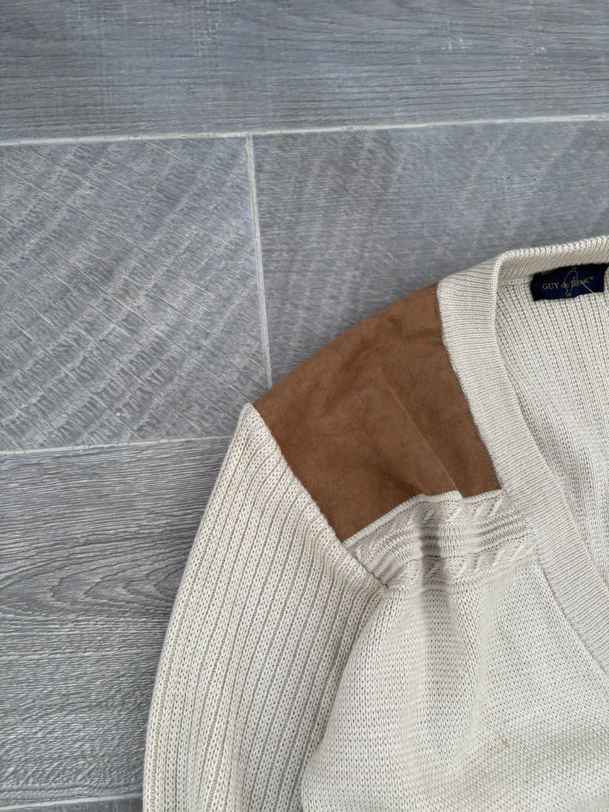 GUY de BERAC beige cardigan