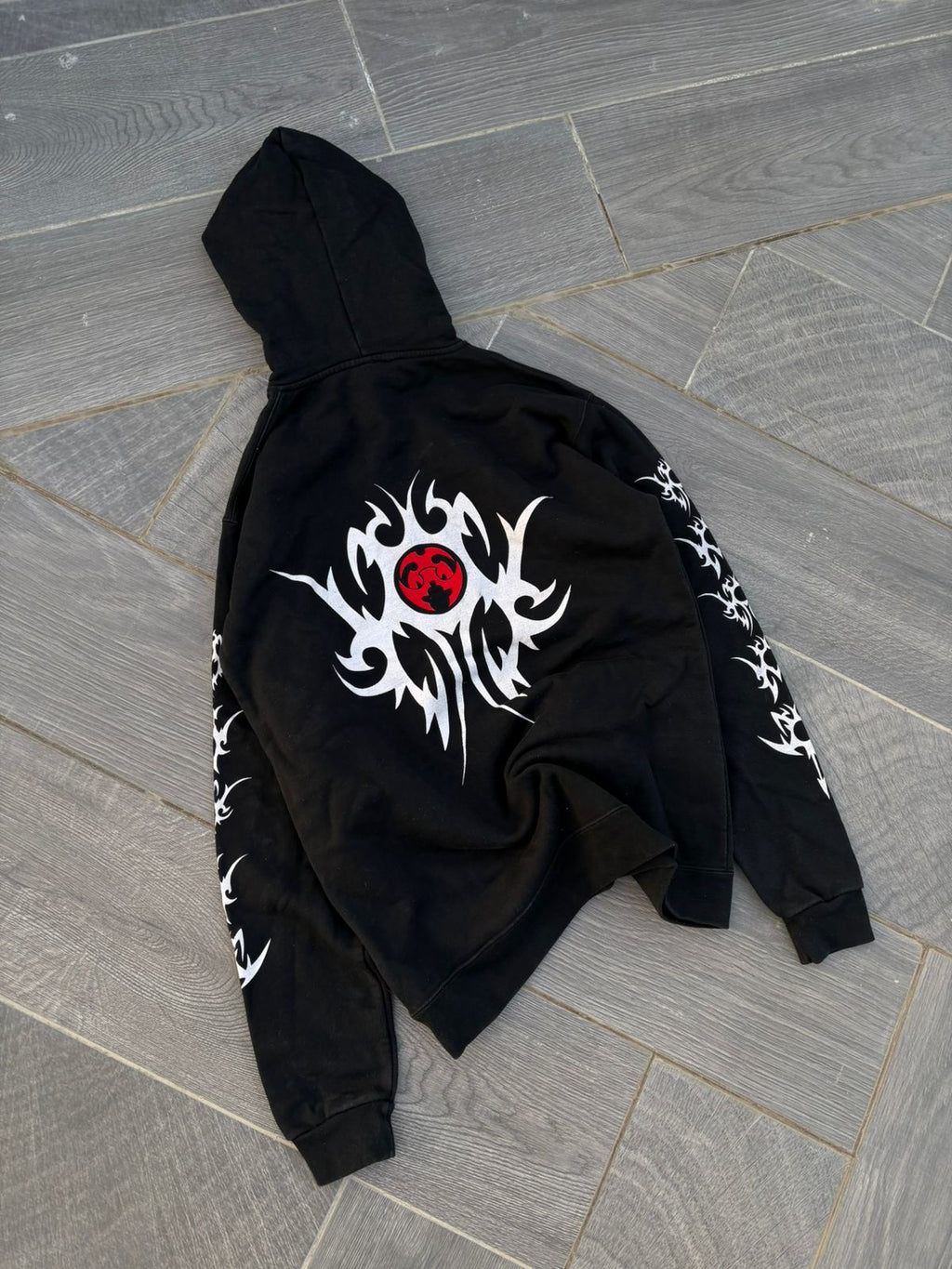 black hooded sweatshirt