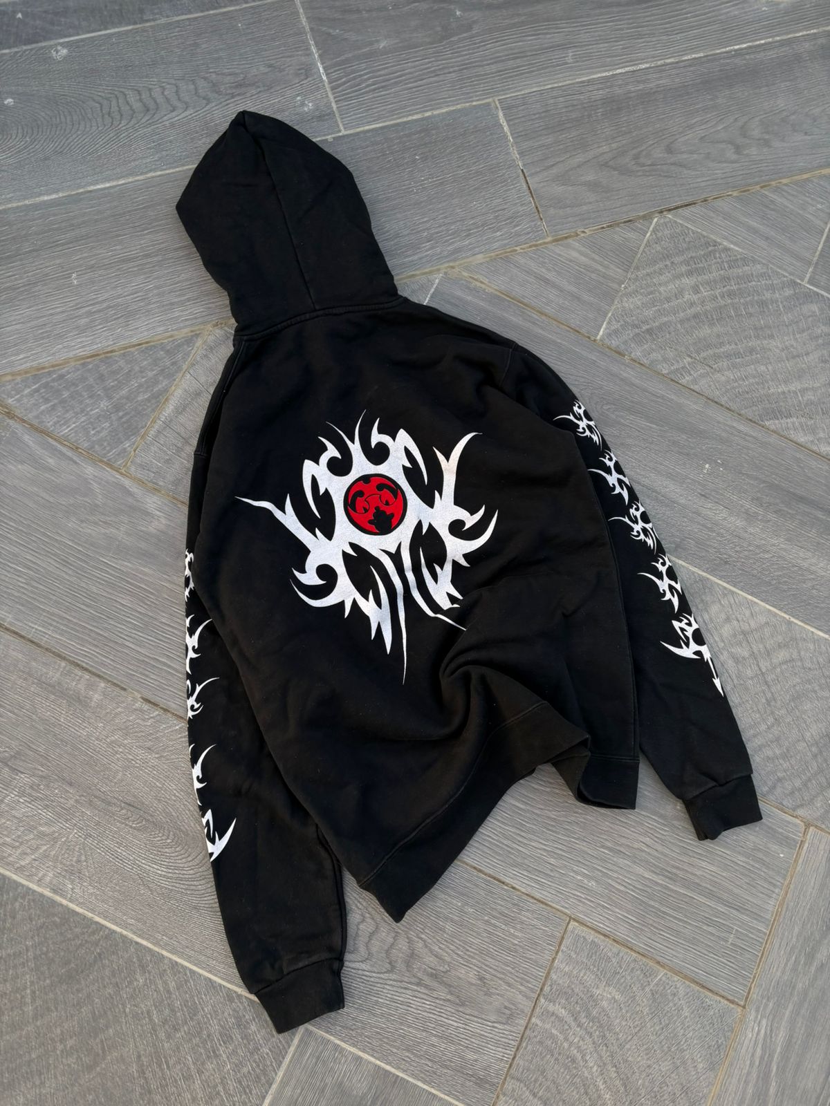 black hooded sweatshirt