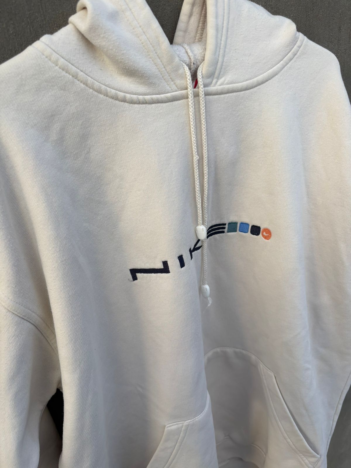 Cream vintage nike hoodie