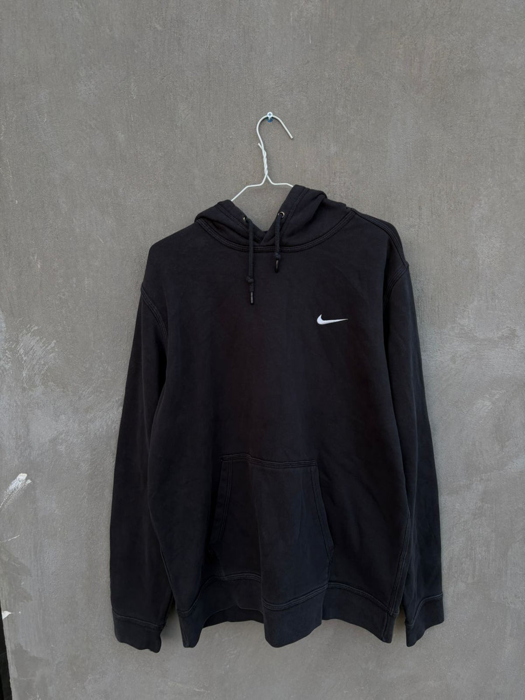 Black nike hoodie (XL)