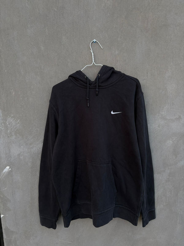 Black nike hoodie (XL)