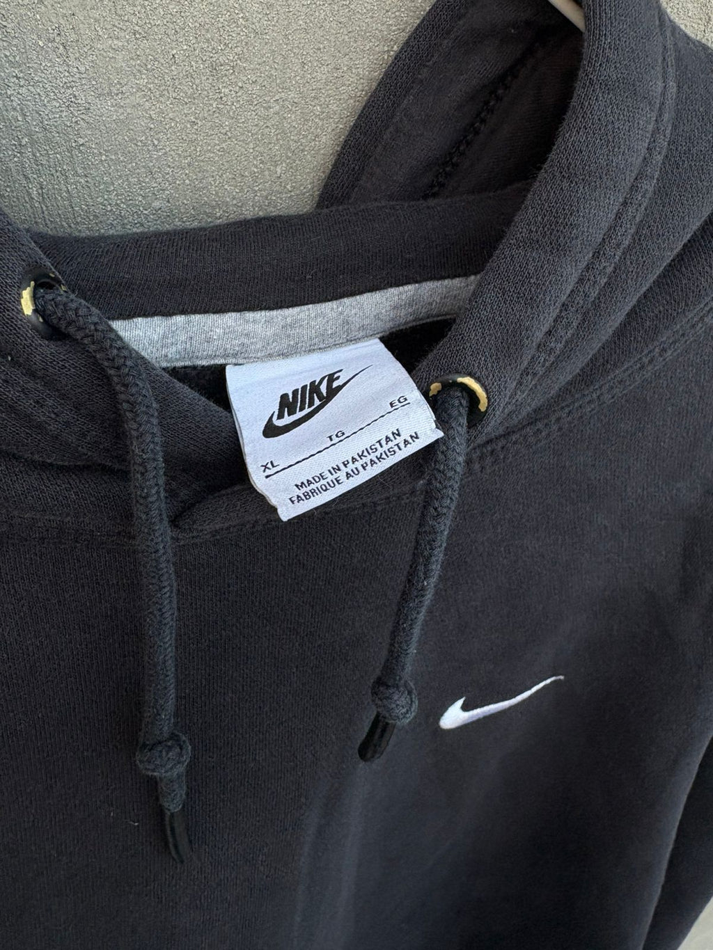 Black nike hoodie (XL)