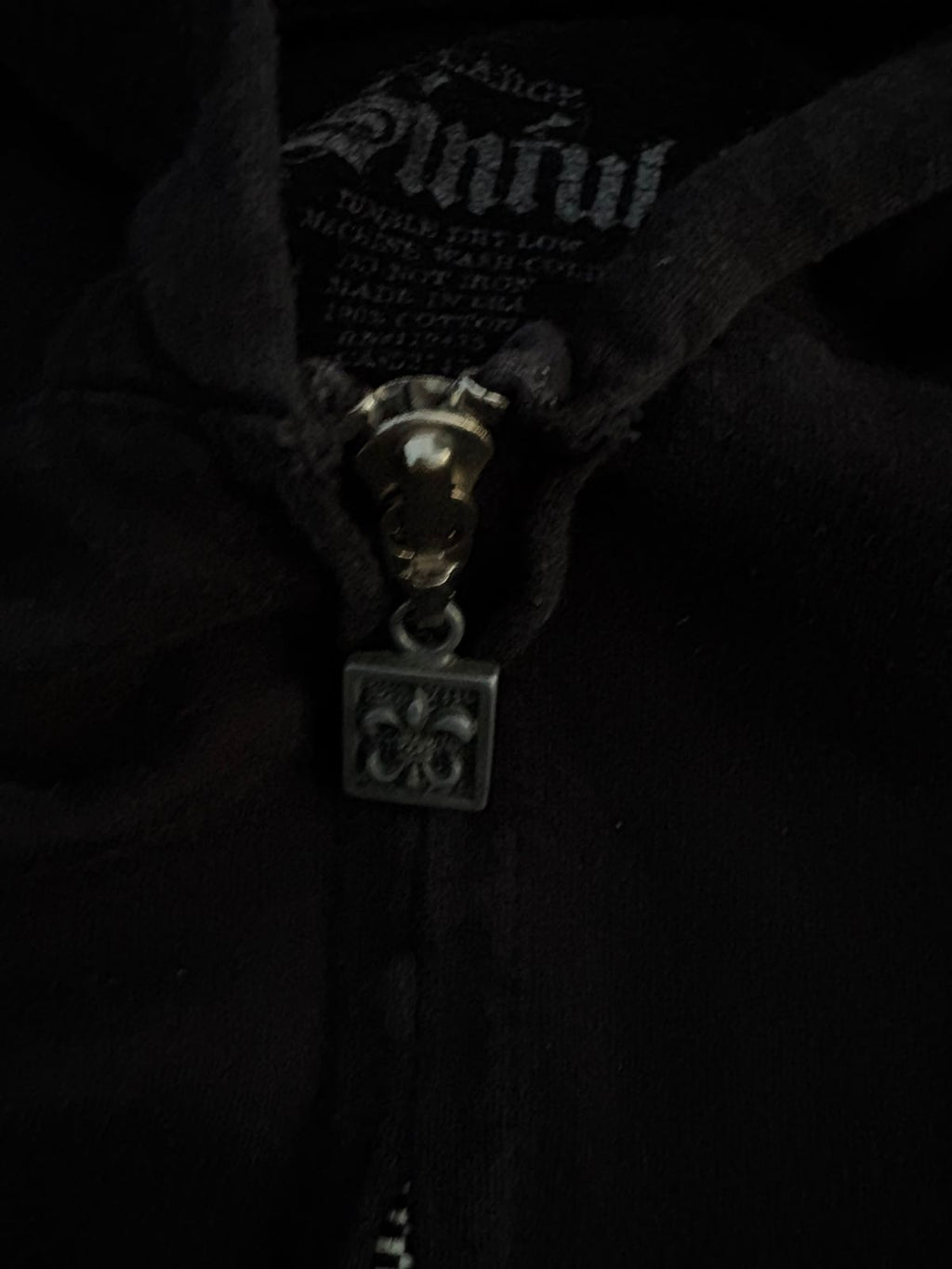 Black skull and roses zip up